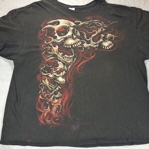 SKULLS RISING BLACK DELTA SLIGHT FADE T SHIRT